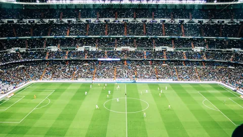 姆巴佩半年内攻入14球，以领先优势占据皇马射手榜首位。