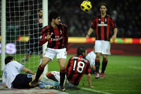 河南嵩山龙门中超第19轮1-0胜大连人，伊沃点球建功博阿滕门柱送良机